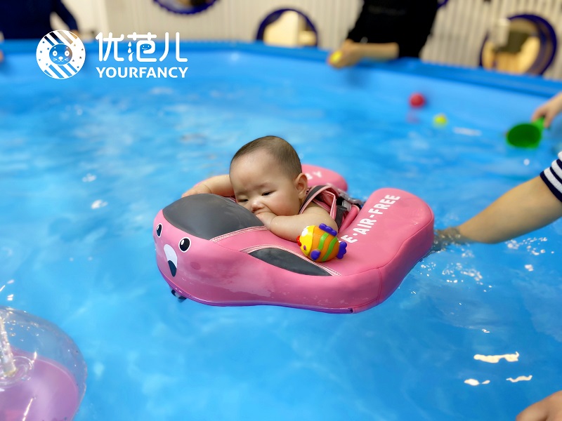 宁波幼儿游泳培训_婴幼儿游泳是不是越早越好？